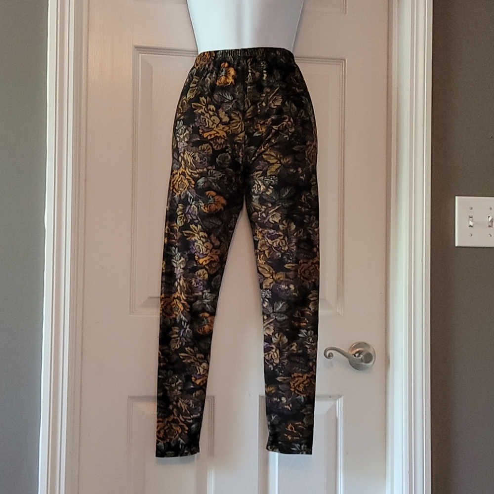 Multi-colored leggings